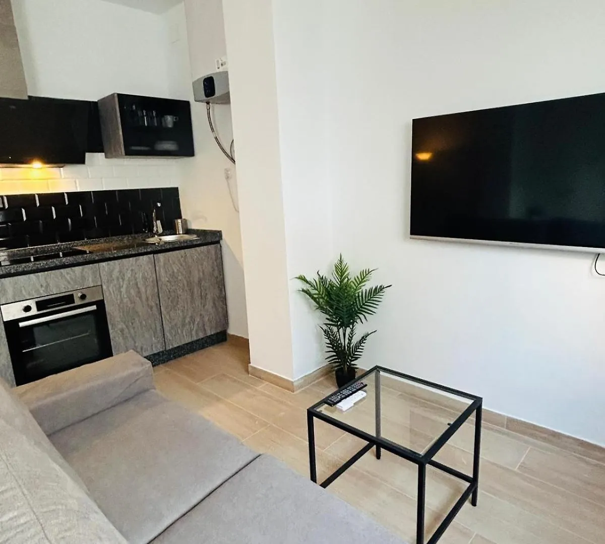 Nuevo Apartamento Haiti - Torremolinos Centro 0*,