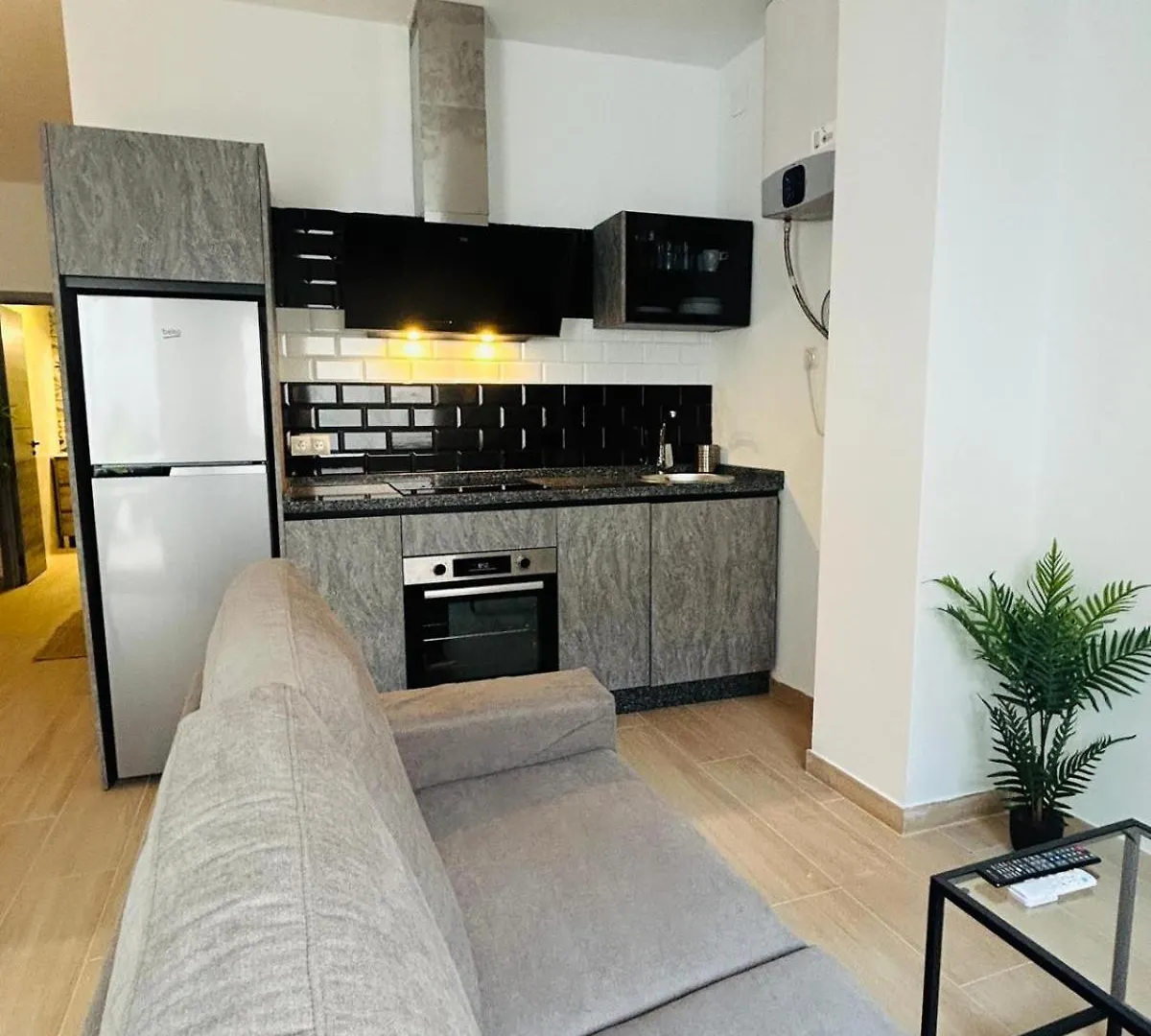 Nuevo Apartamento Haiti - Torremolinos Centro Apartment